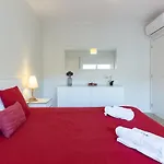 Διαμέρισμα Host Wise - Trendy Bright Flats With Jacuzzi - 5 Min