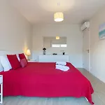 Host Wise - Trendy Bright Flats With Jacuzzi - 5 Min Διαμέρισμα *