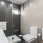 Host Wise - Trendy Bright Flats With Jacuzzi - 5 Min Διαμέρισμα