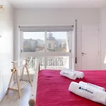 Host Wise - Trendy Bright Flats With Jacuzzi - 5 Min Διαμέρισμα