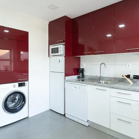 Host Wise - Trendy Bright Flats With Jacuzzi - 5 Min *