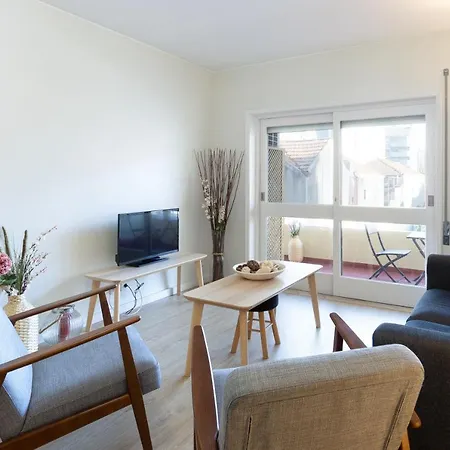 Host Wise - Trendy Bright Flats With Jacuzzi - 5 Min Apartament *