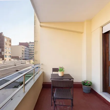 Host Wise - Trendy Bright Flats With Jacuzzi - 5 Min