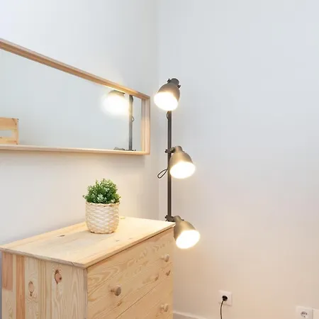 Host Wise - Trendy Bright Flats With Jacuzzi - 5 Min Lejlighed *