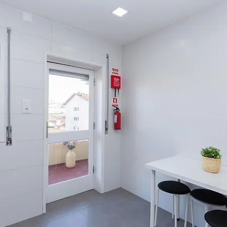 Host Wise - Trendy Bright Flats With Jacuzzi - 5 Min Lejlighed