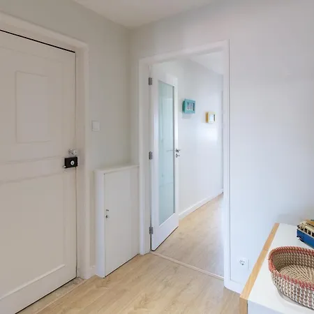 Host Wise - Trendy Bright Flats With Jacuzzi - 5 Min *