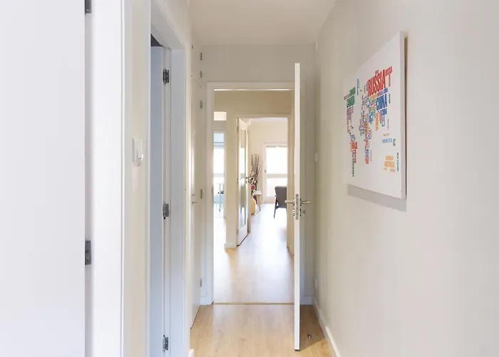 Host Wise - Trendy Bright Flats With Jacuzzi - 5 Min *