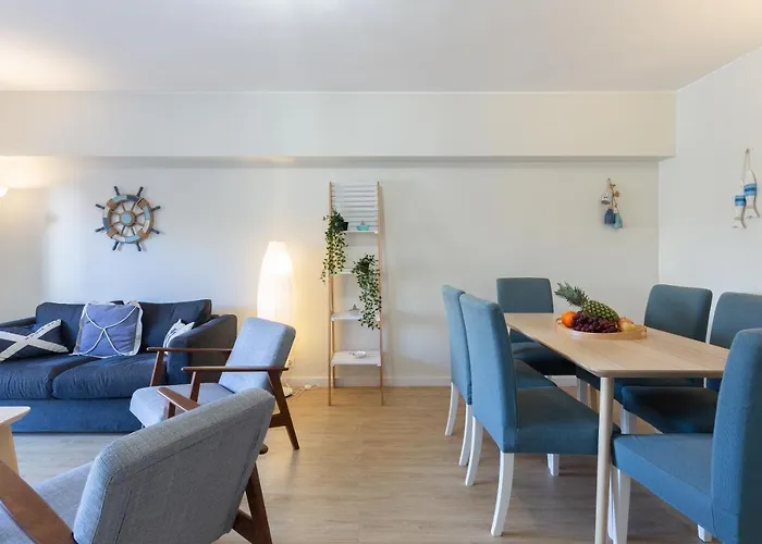 Host Wise - Trendy Bright Flats With Jacuzzi - 5 Min