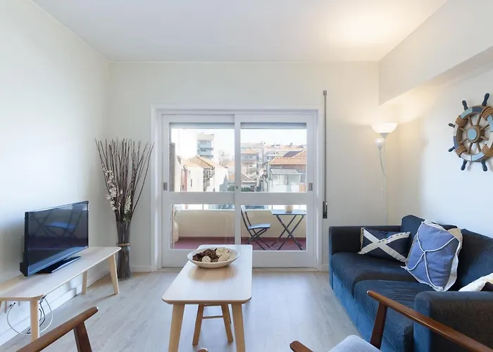 Host Wise - Trendy Bright Flats With Jacuzzi - 5 Min *