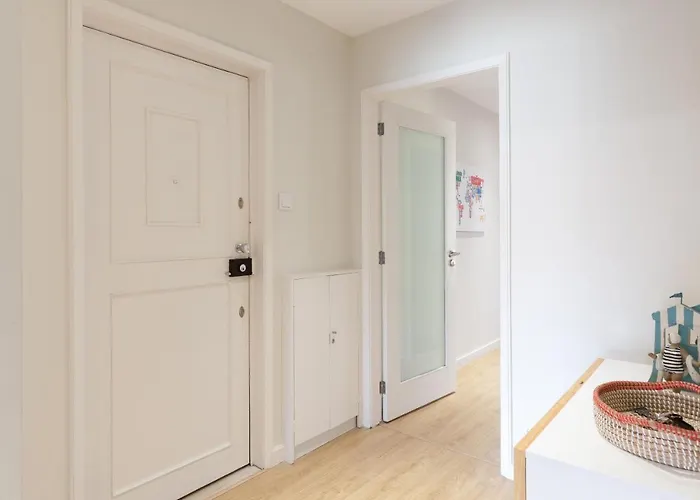 Host Wise - Trendy Bright Flats With Jacuzzi - 5 Min *