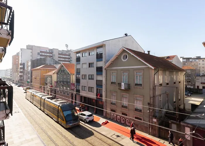 Host Wise - Trendy Bright Flats With Jacuzzi - 5 Min *