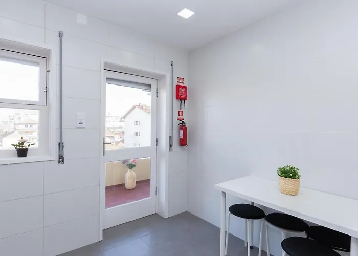 Host Wise - Trendy Bright Flats With Jacuzzi - 5 Min Apartamento