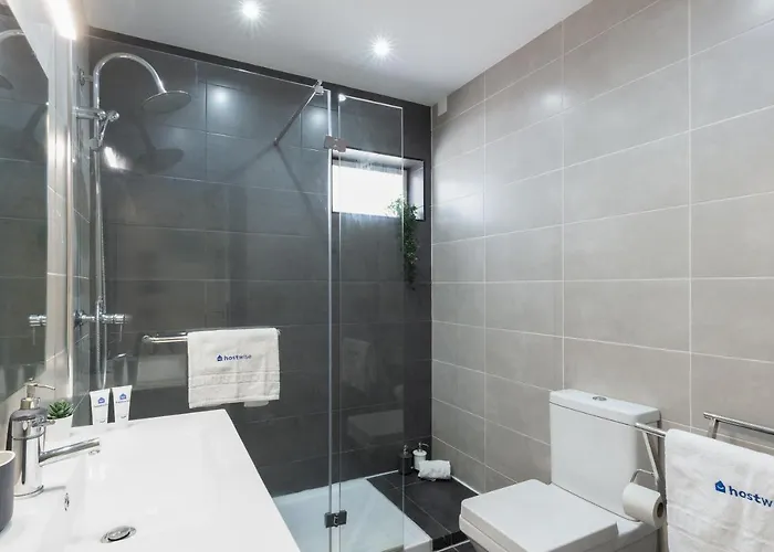 Host Wise - Trendy Bright Flats With Jacuzzi - 5 Min Apartamento Matosinhos (Porto)