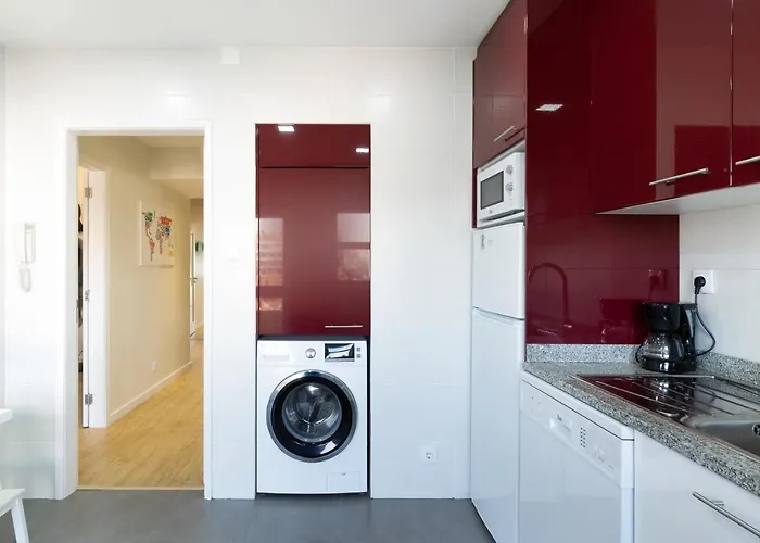 Host Wise - Trendy Bright Flats With Jacuzzi - 5 Min *