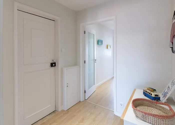 Host Wise - Trendy Bright Flats With Jacuzzi - 5 Min *